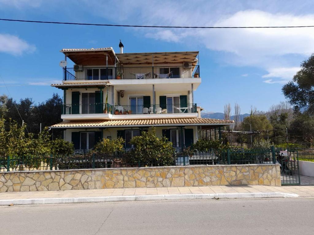 gallery_image_hidden_11