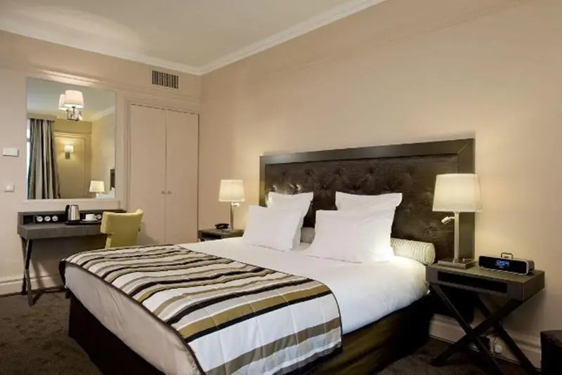 Hotel California Champs Elysees - Chambres