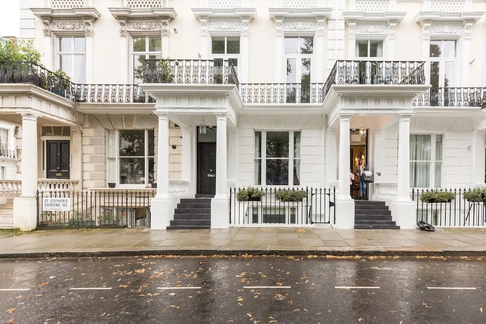The Saint Stephen's Gardens Mansionview I