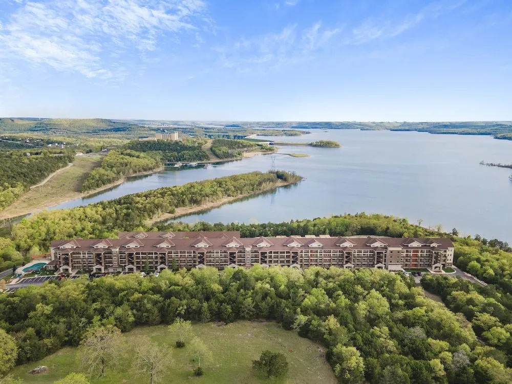 Happy Place Condo - Stunning Table Rock Lake Views