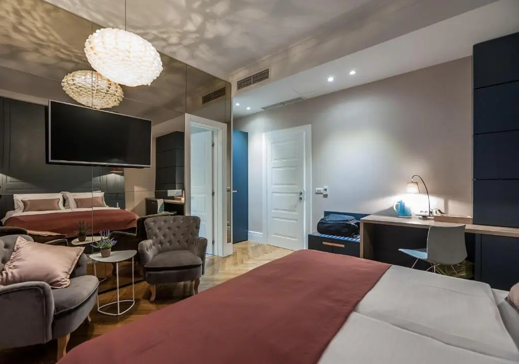 Deluxe Double room with view (full double bed)
