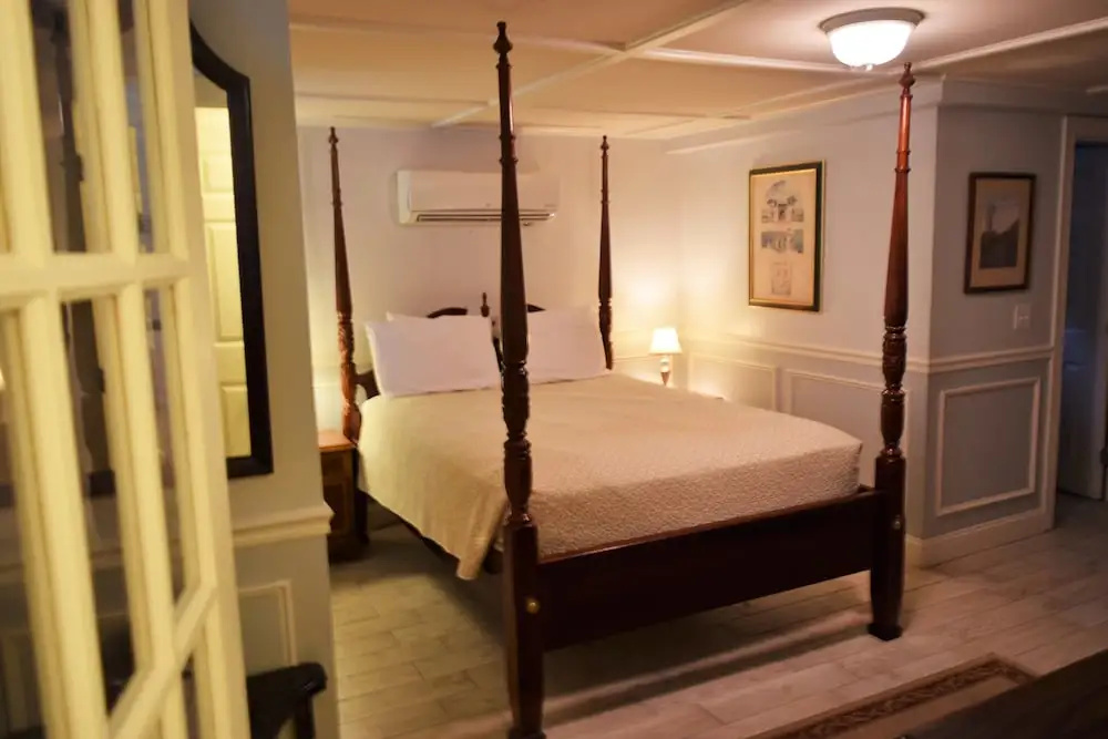 Standard Double Basement room (full double bed)