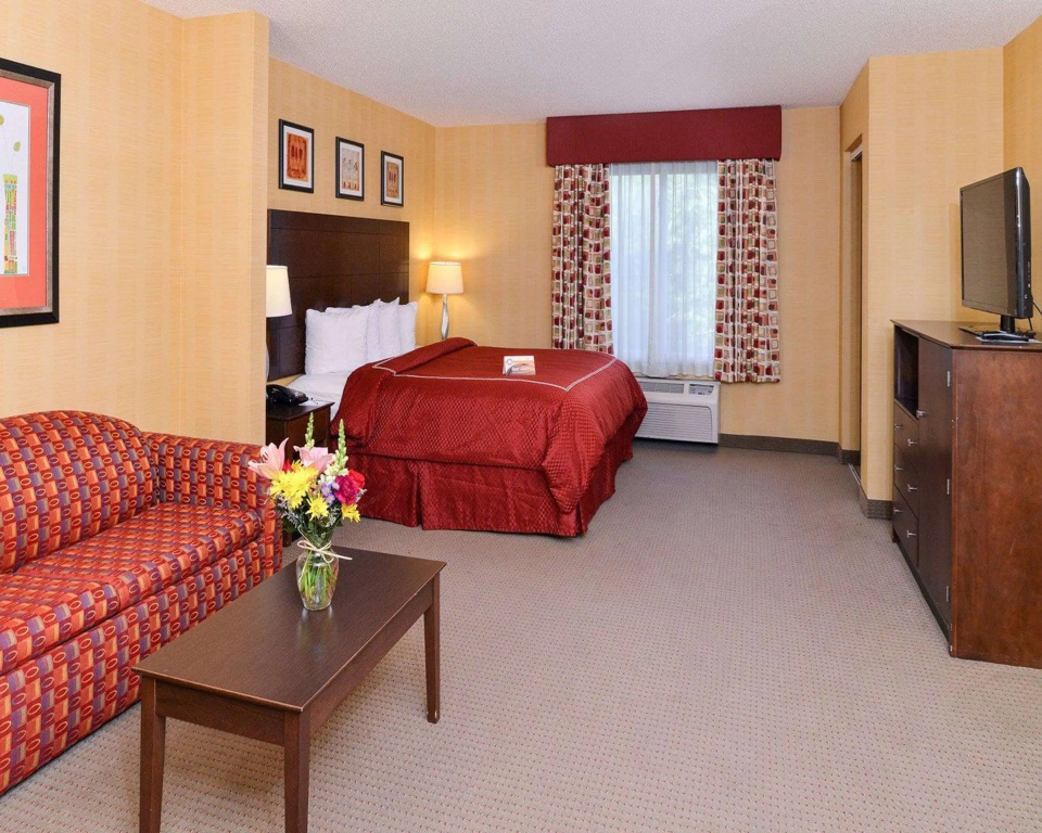 Quality Suites Stratford Room Type - Double Suite (full double bed)