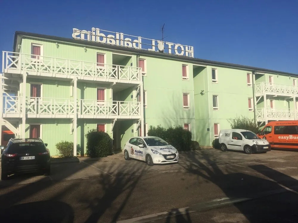 Hotel initial by balladins Roissy CDG / Saint-Mard