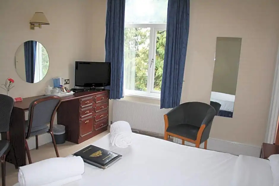 Uno Thames Hotel -Reopened Brand New Again -FREE PARKING - Chambres