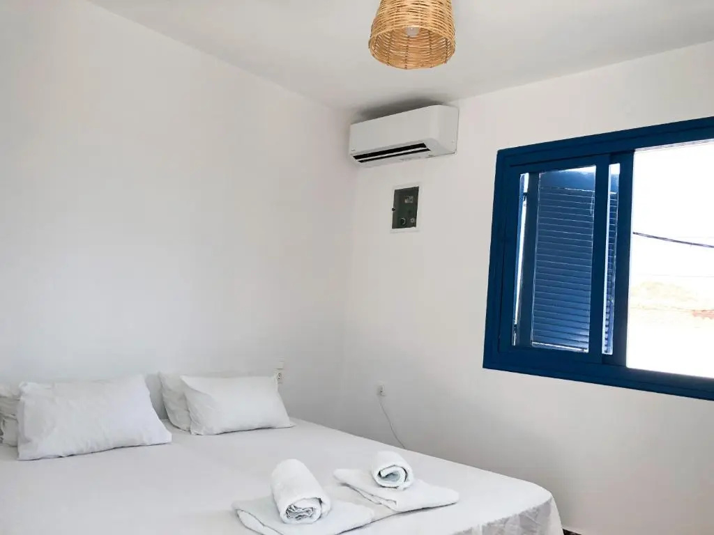 Standard Double room with partial sea view (full double bed)