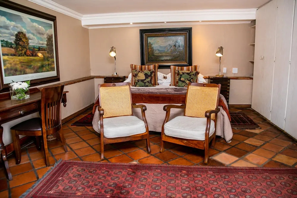 Luxury Double Suite with balcony full double bed