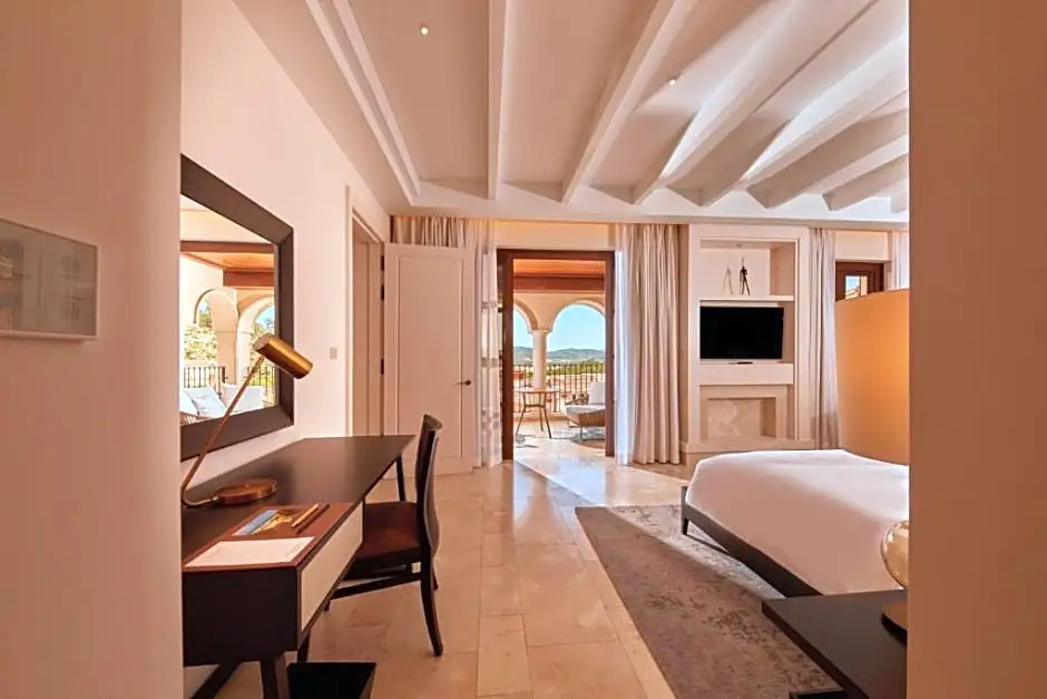 2 Bedrooms Grand Suite