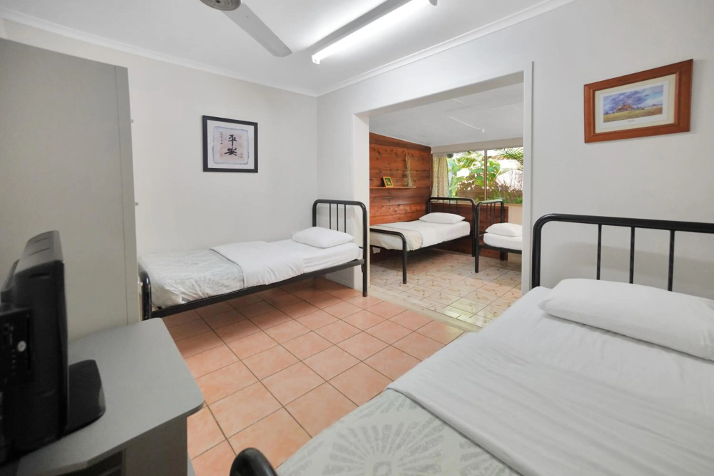 Woolshed Eco Lodge — 3