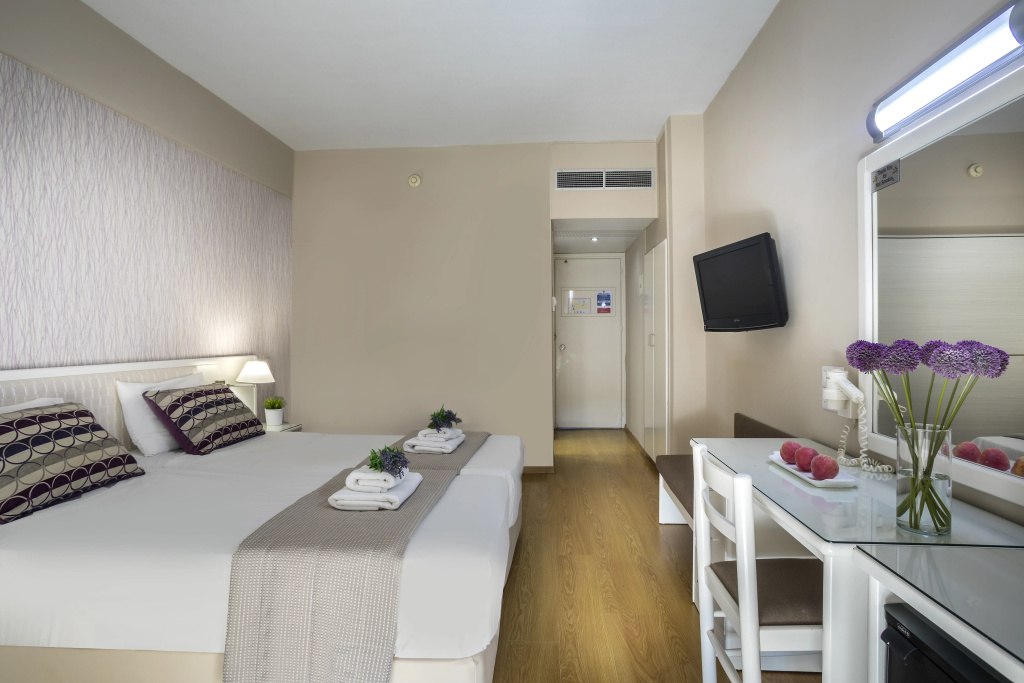 Pavlo Napa Beach Hotel — фото