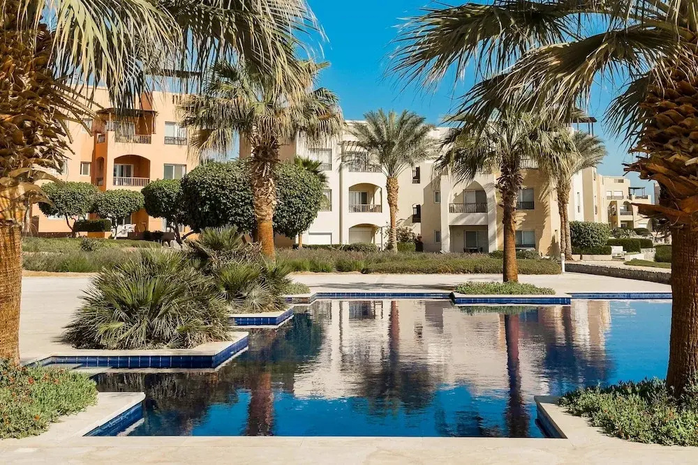 Xuru Stays I The 2bdr Warmhearted Waterside Apt