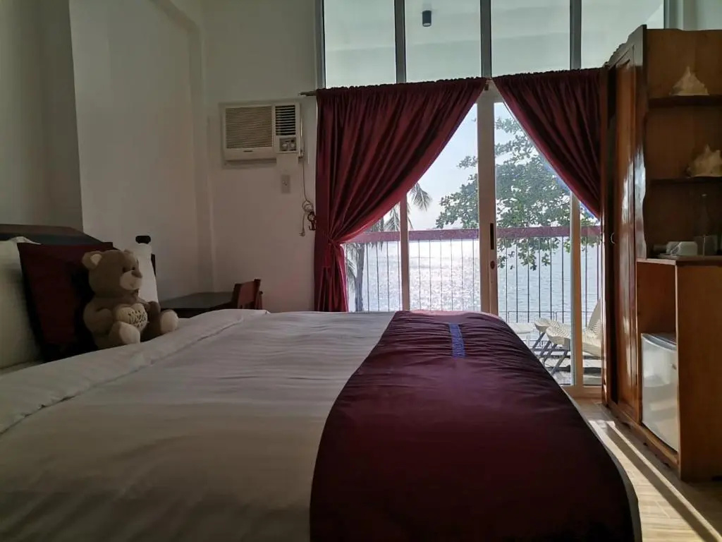 Premier Double room with ocean view (full double bed)