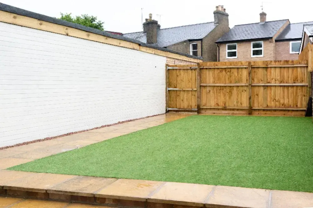 The Victoria Cottage - Bright 3bdr Terraced Home With Patio and Parking