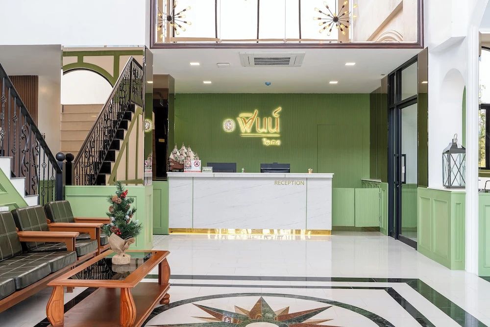 Finn Hotel — 2