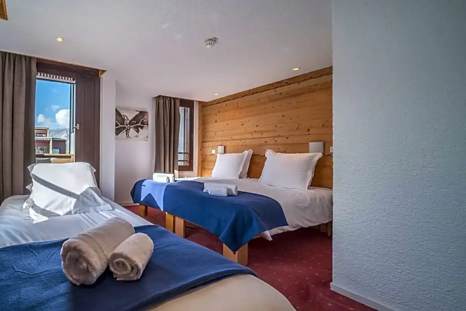 Standard Triple room with balcony and with mountain view