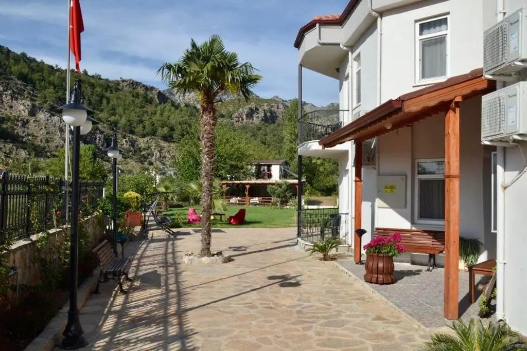Bybassios Hotel