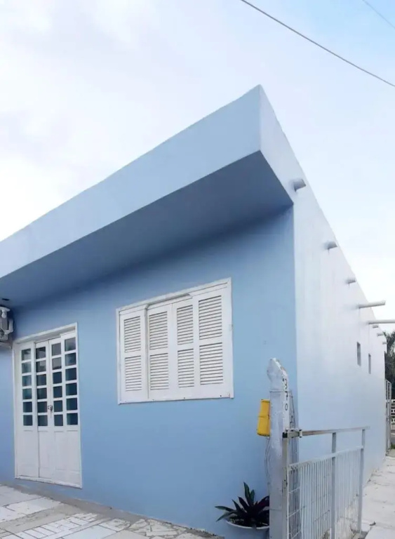 KITNET S2 em TORRES-RS - Na mais bela praia Gaúcha - Cozinha - Banheiro - Ar condicionado - TV - Wi-Fi - Estacionamento - Acomoda até 5 pessoas - Anfitriã Superhost no BnB