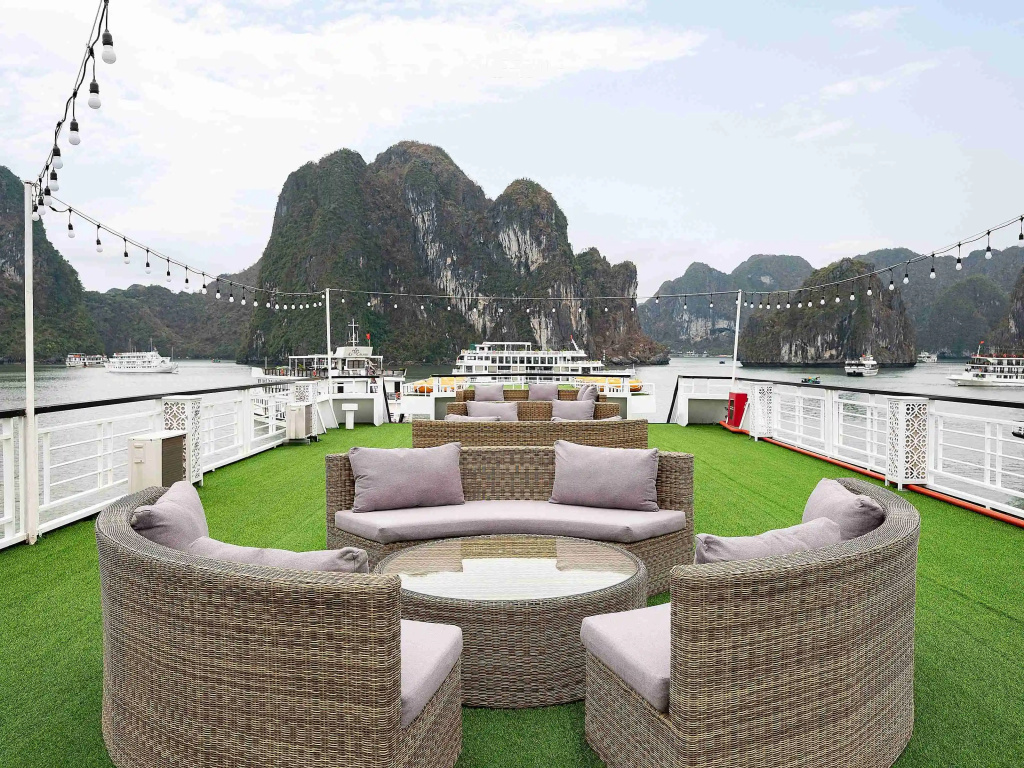 Aqua Elegance Cruise