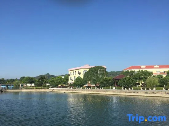 Beach & Waterfront