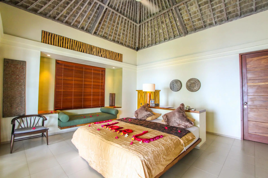 Luxury room with sea view