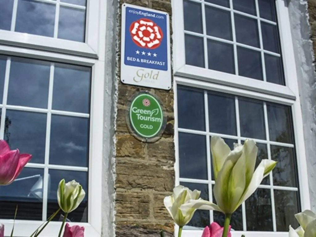 Dowfold House Bed & Breakfast