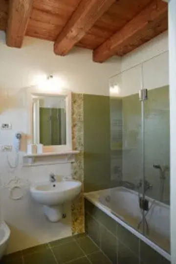 Hotel photo 32