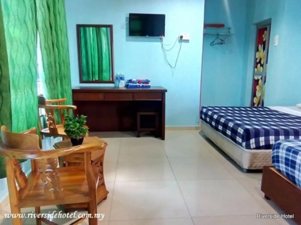 Standard Quadruple room with city view