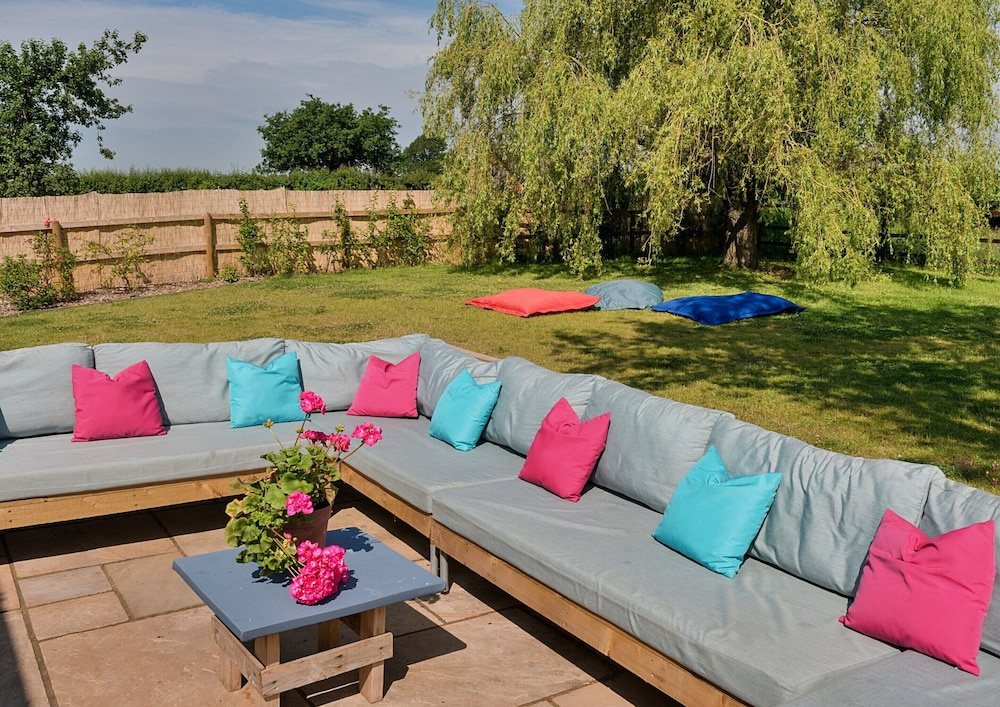 Majestic Cottage Near River Severn, No Deposit