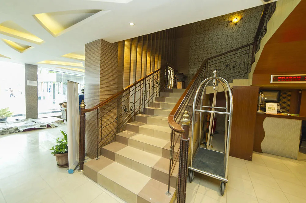Lobby & Reception