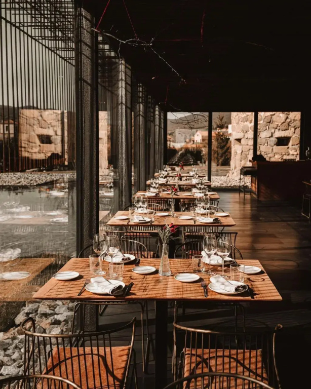 Food & Beverage