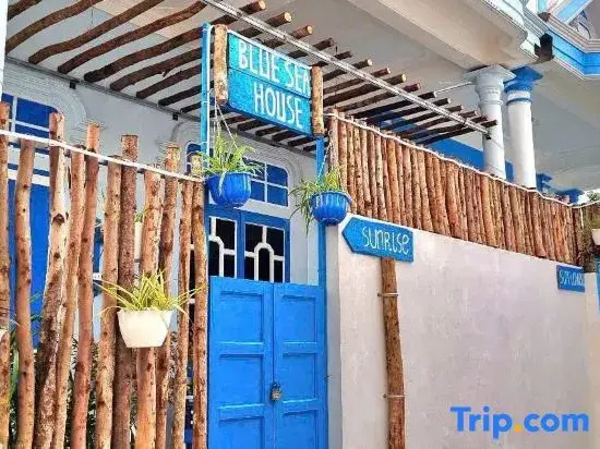 Sea House Sunrise - Two bedrooms, Lingving room & Kitchen