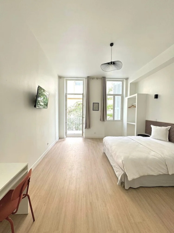 Deluxe Double room with balcony (full double bed)