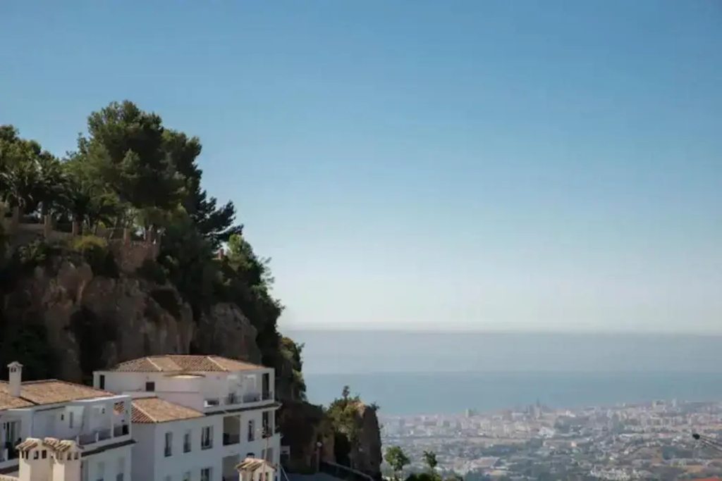 Apartamento nuevo con vistas espectaculares en el centro de Mijas Pueblo