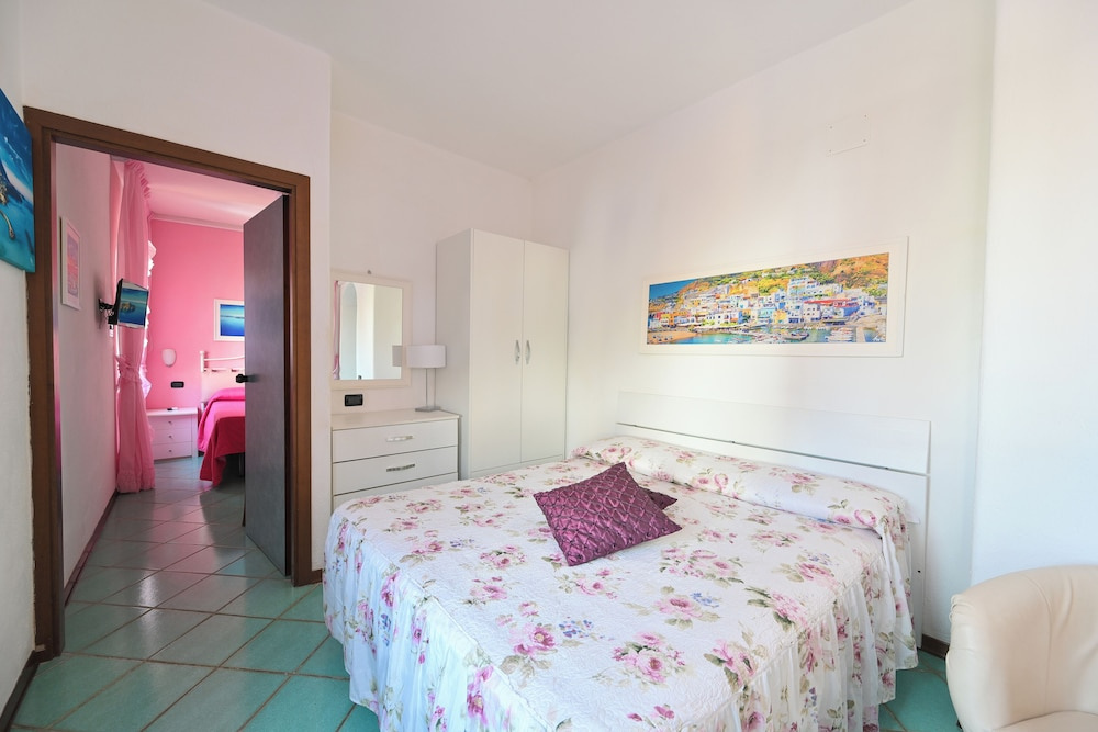 Standard Quadruple room with balcony