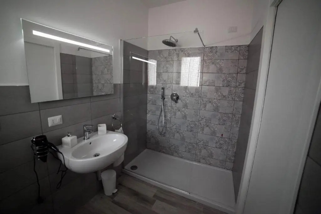 Standard Double room with balcony (full double bed)