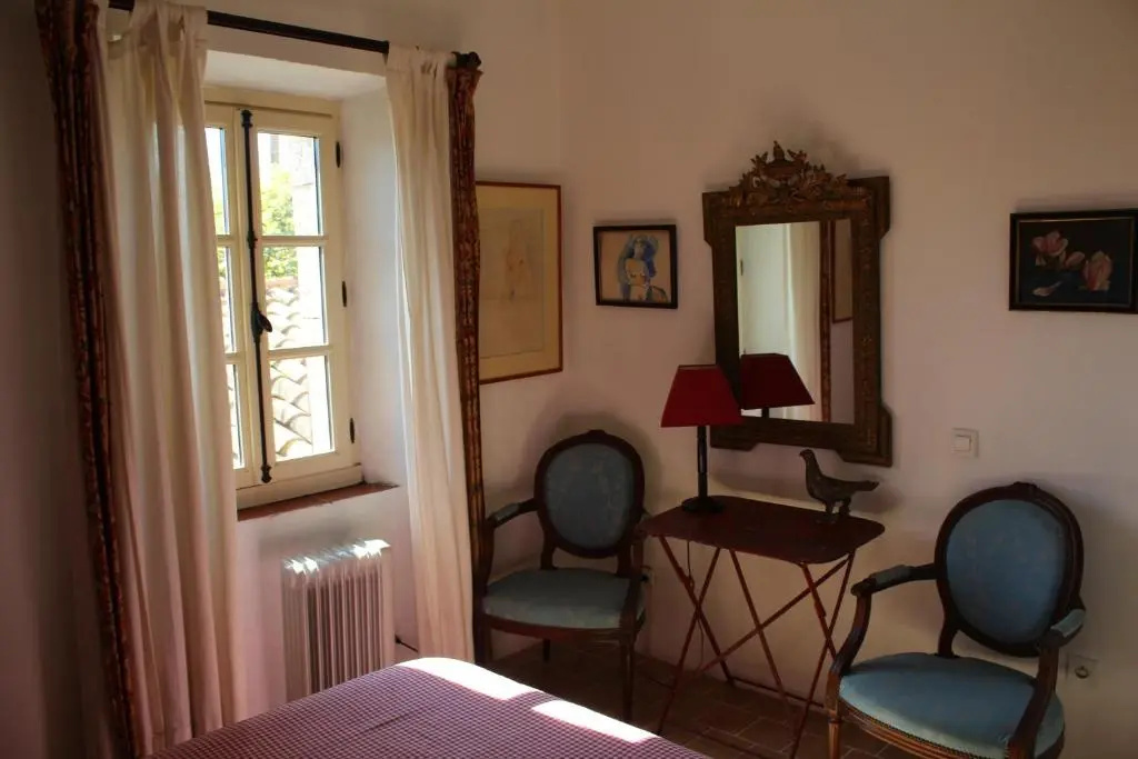 Voir la photo 3 — Sous l'abricotier