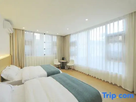 Deluxe Double room (twin beds)