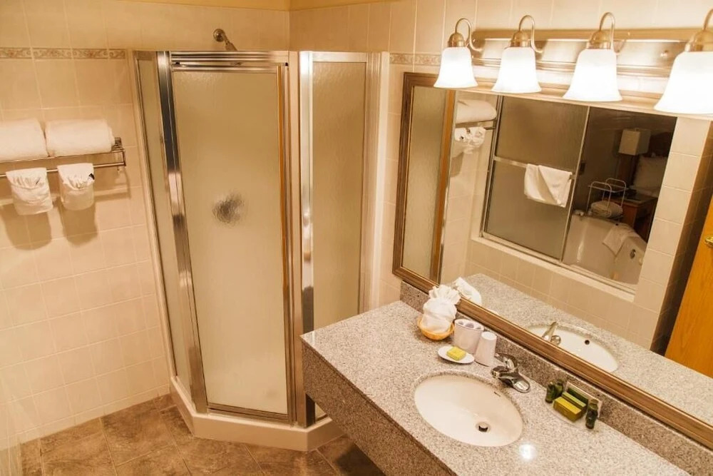 Waterton Glacier Suites by null