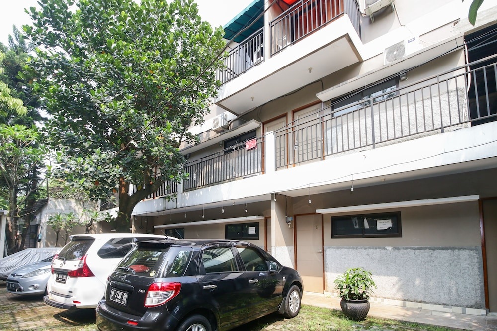 Airy Eco Rempoa Flamboyan Raya F2 Tangerang Selatan