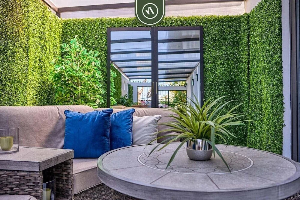 Modern 2BR Condo in Old Town - Private Terrace