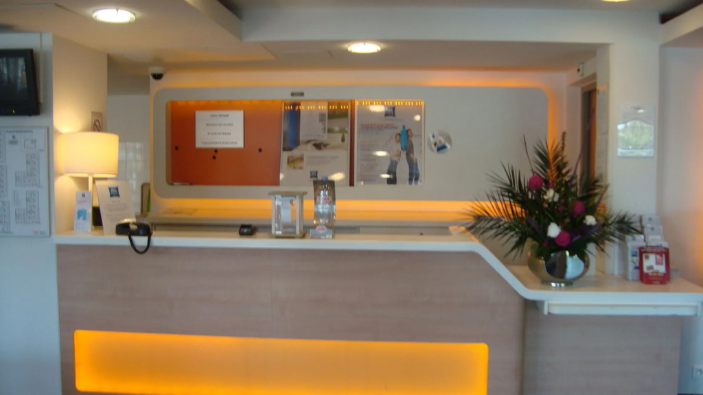 Lobby & Reception