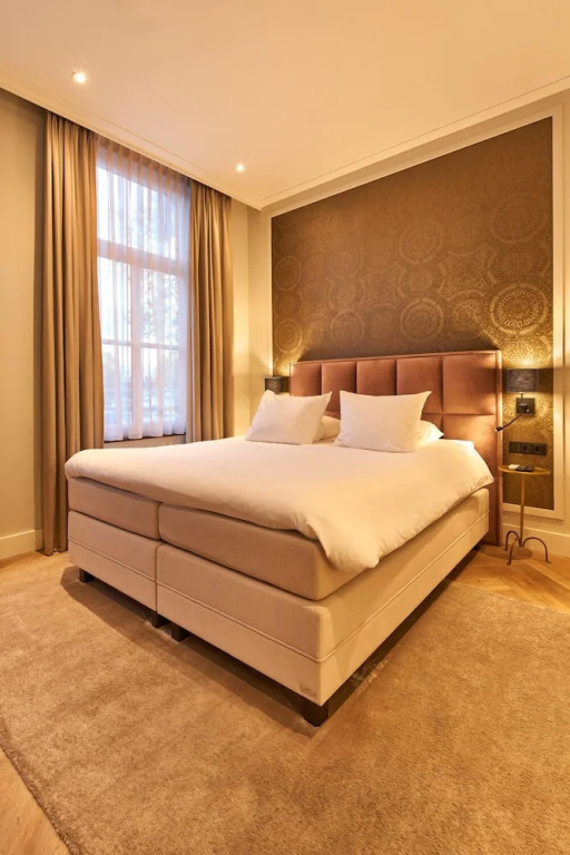Luxury Suite