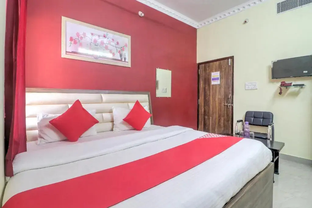 Hotel The Royal King by OYO Rooms