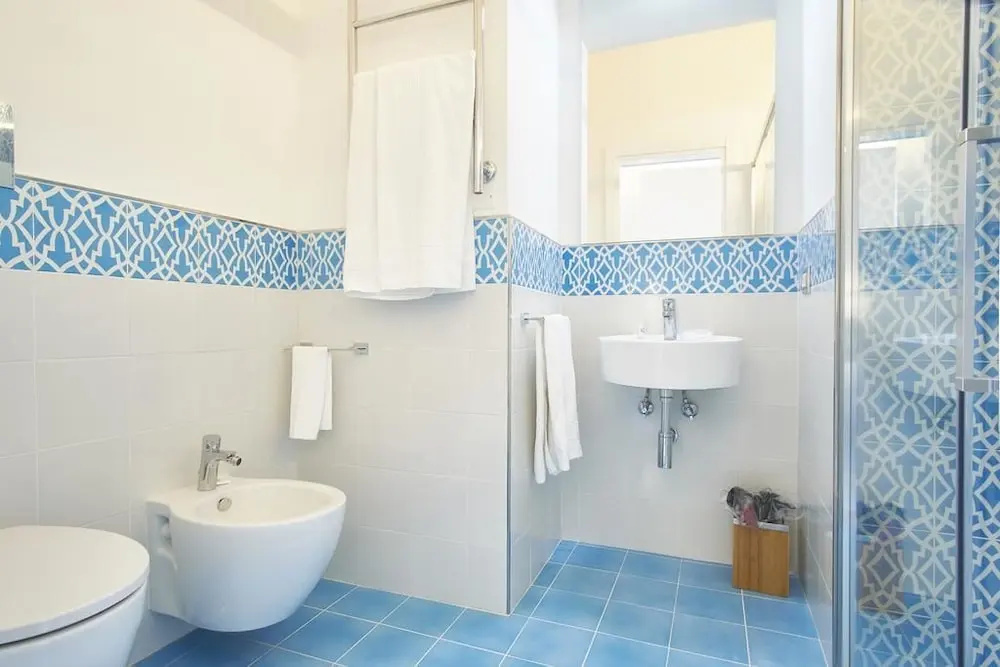 Deluxe Double room with partial sea view (full double bed)