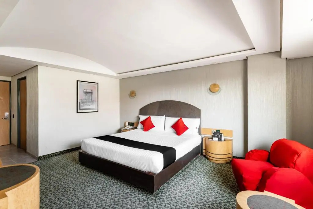 Deluxe Double room (full double bed)