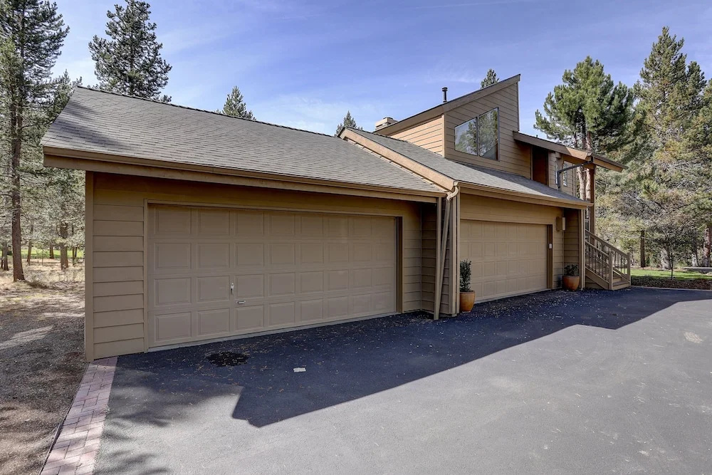 15 Big Leaf 3 Bedroom Home by RedAwning