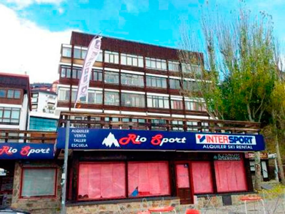 Unbeatable Location at the Foot of the Slopes