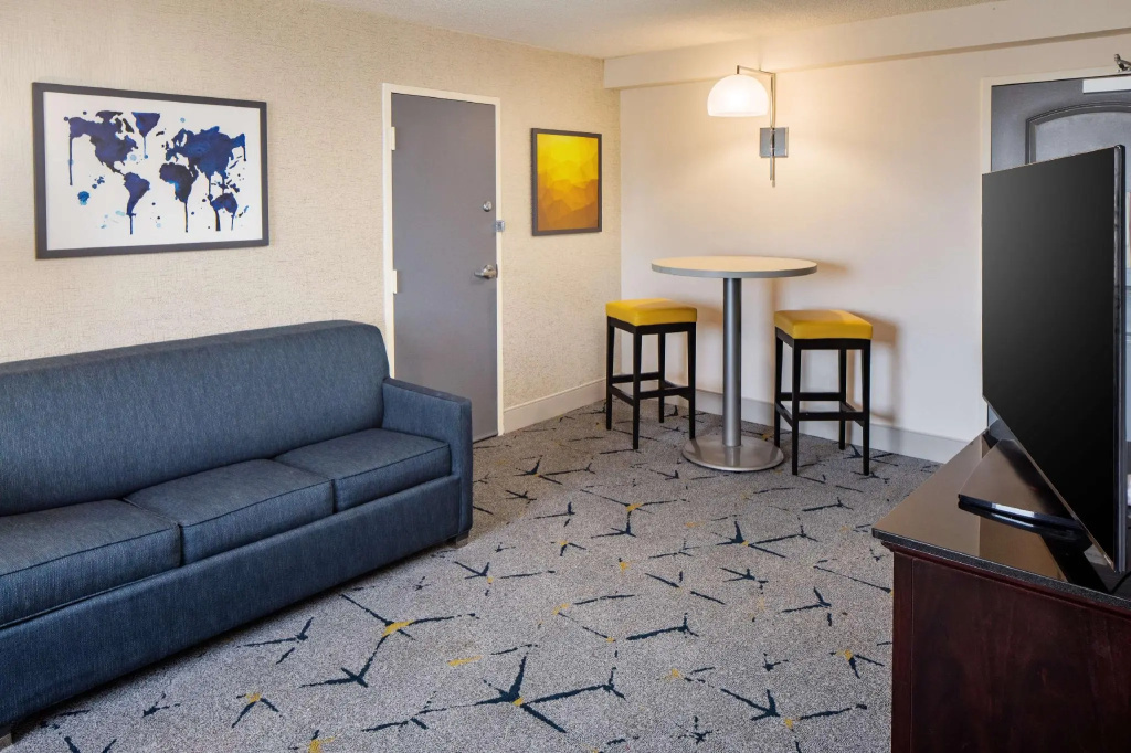 1 Bedroom Double Suite (full double bed)