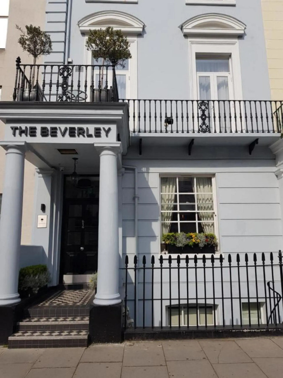 The Beverley Hotel — фото