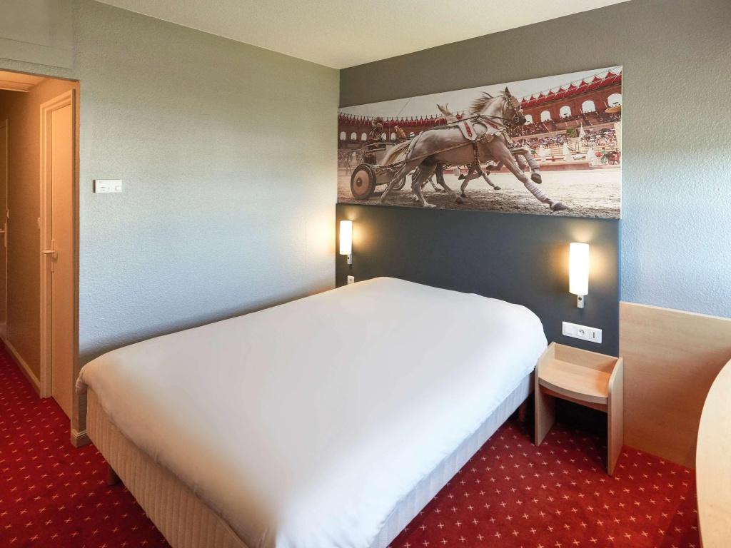 ibis Cholet — 4